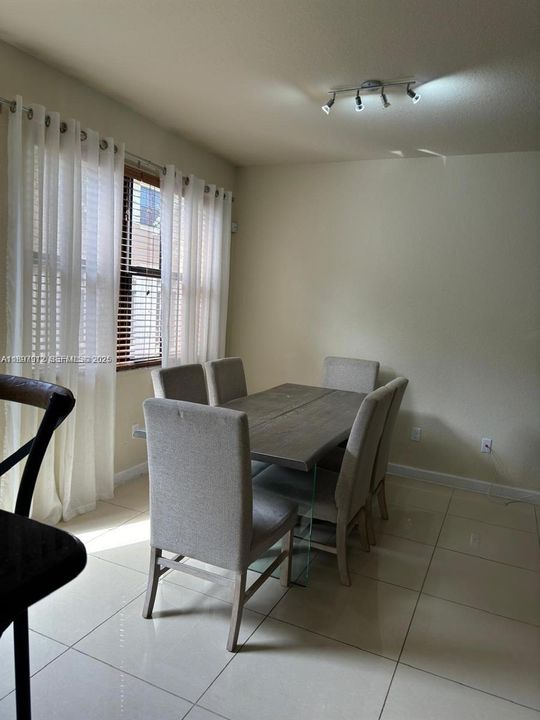 For Sale: $565,000 (3 beds, 2 baths, 1875 Square Feet)