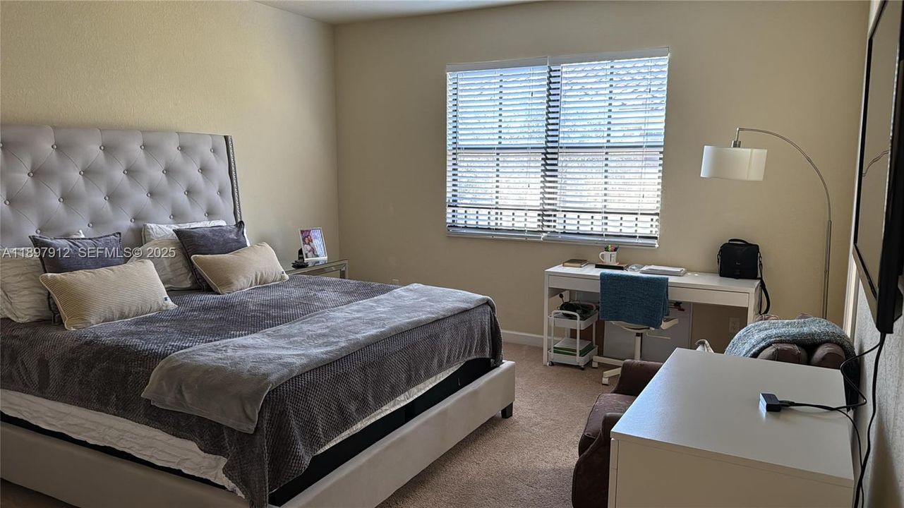 For Sale: $565,000 (3 beds, 2 baths, 1875 Square Feet)