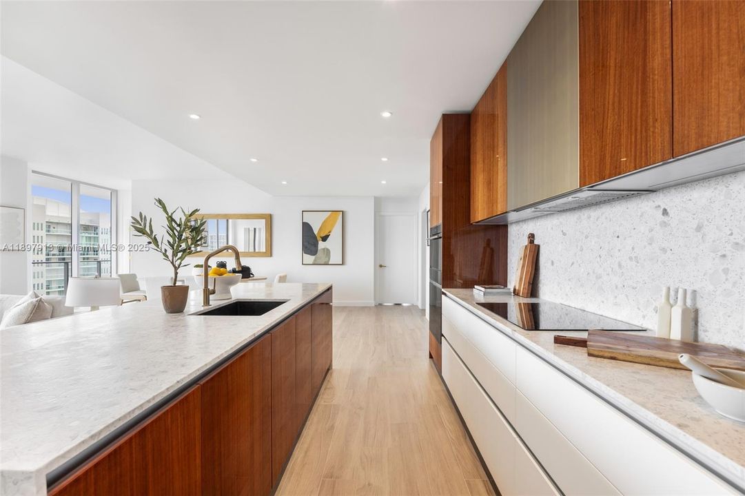 En Venta: $3,495,000 (3 camas, 3 baños, 2058 Pies cuadrados)