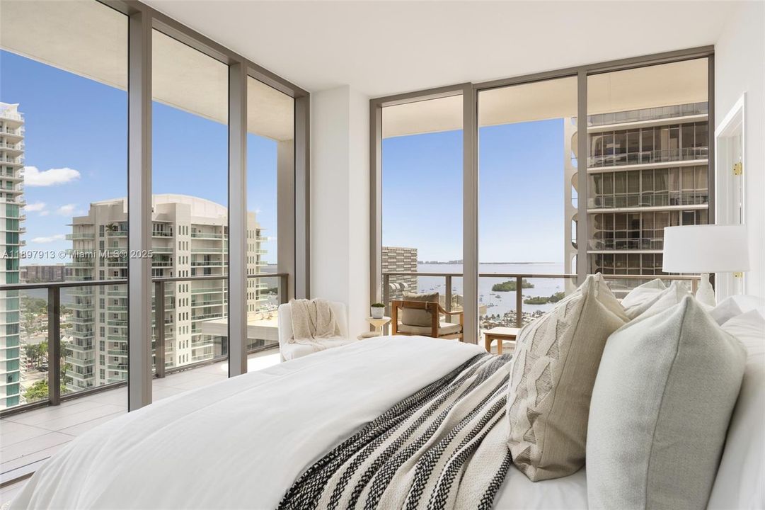 Primary suiteBiscayne Bay