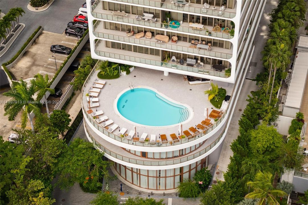 En Venta: $3,495,000 (3 camas, 3 baños, 2058 Pies cuadrados)