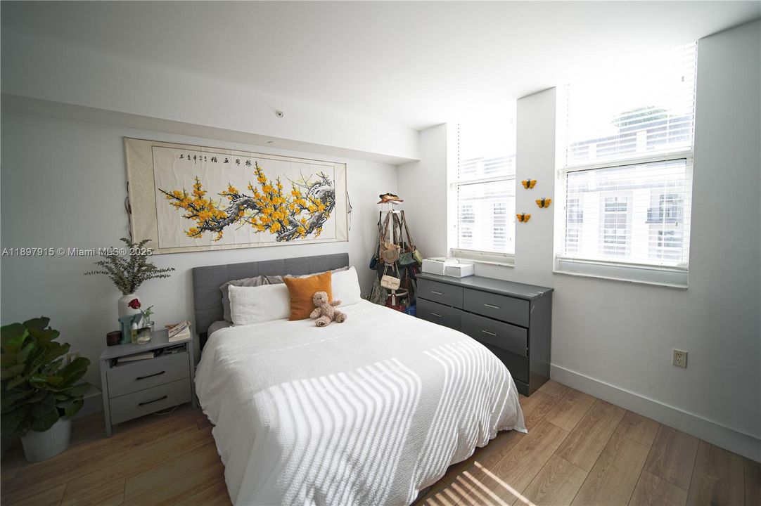 待售: $620,000 (2 贝兹, 2 浴室, 970 平方英尺)