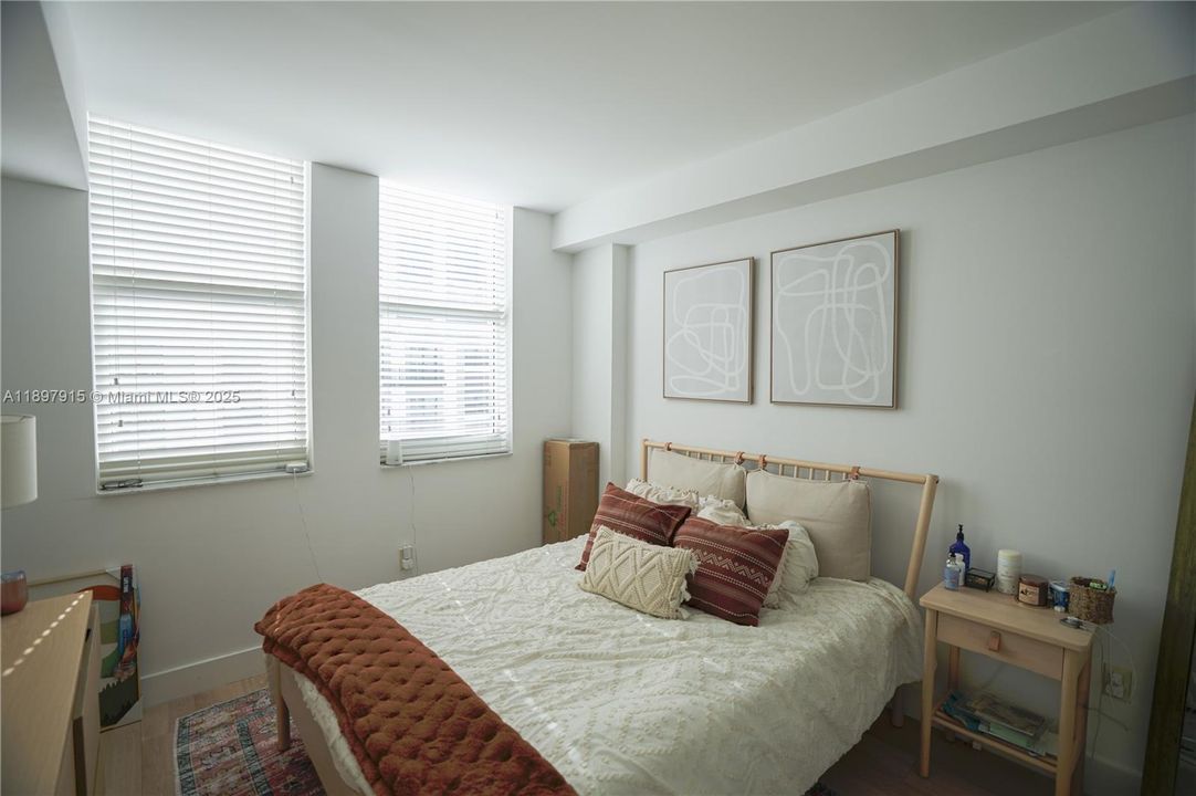 待售: $620,000 (2 贝兹, 2 浴室, 970 平方英尺)