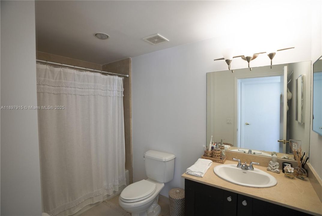 待售: $620,000 (2 贝兹, 2 浴室, 970 平方英尺)