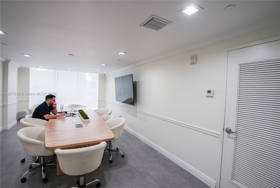 待售: $620,000 (2 贝兹, 2 浴室, 970 平方英尺)