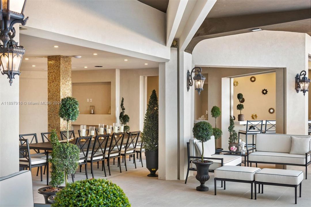 For Sale: $24,995,000 (7 beds, 9 baths, 10182 Square Feet)