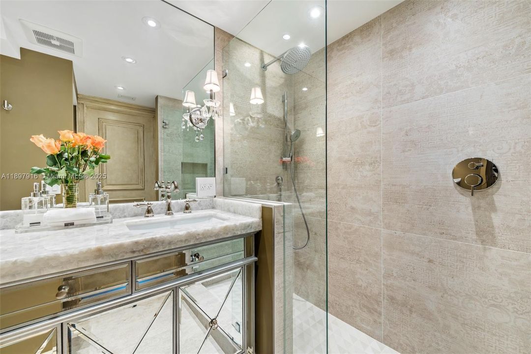 For Sale: $24,995,000 (7 beds, 9 baths, 10182 Square Feet)