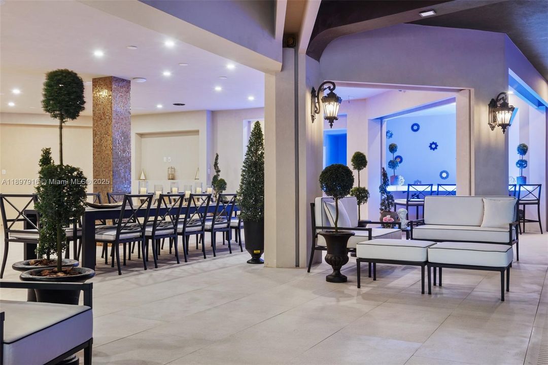 For Sale: $24,995,000 (7 beds, 9 baths, 10182 Square Feet)