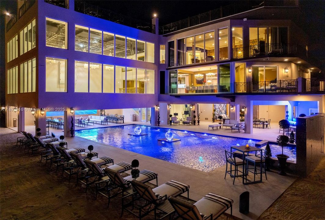 For Sale: $24,995,000 (7 beds, 9 baths, 10182 Square Feet)