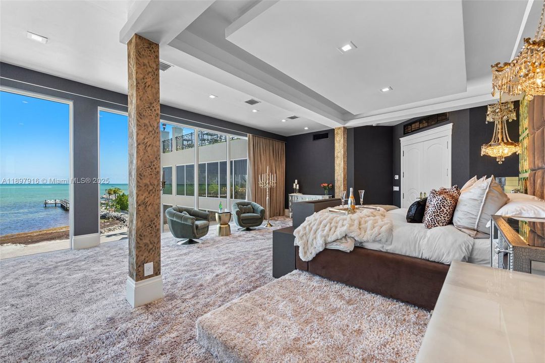 For Sale: $24,995,000 (7 beds, 9 baths, 10182 Square Feet)