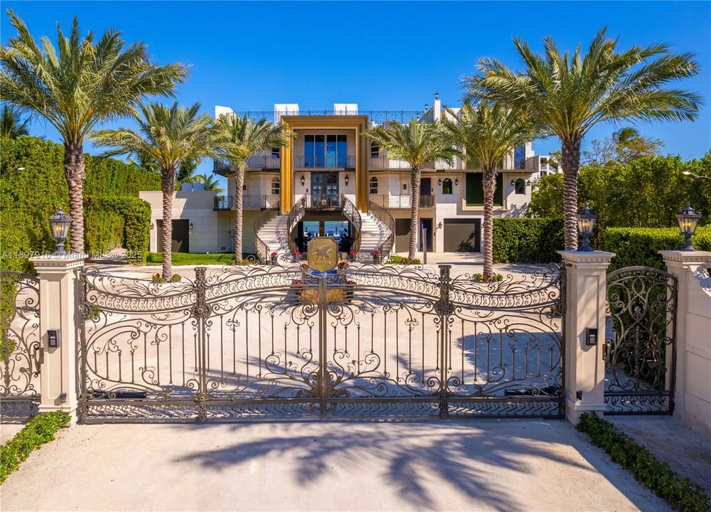 For Sale: $24,995,000 (7 beds, 9 baths, 10182 Square Feet)