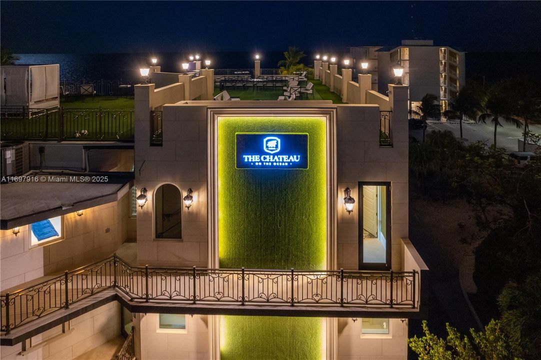 For Sale: $24,995,000 (7 beds, 9 baths, 10182 Square Feet)