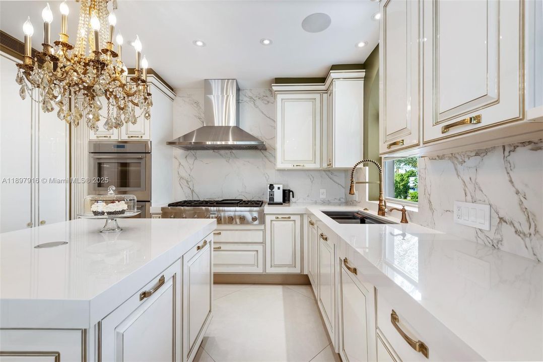 For Sale: $24,995,000 (7 beds, 9 baths, 10182 Square Feet)