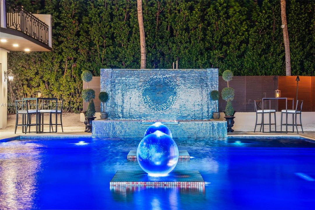 For Sale: $24,995,000 (7 beds, 9 baths, 10182 Square Feet)