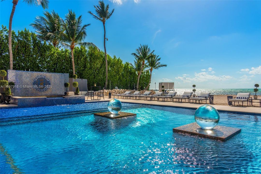 For Sale: $24,995,000 (7 beds, 9 baths, 10182 Square Feet)