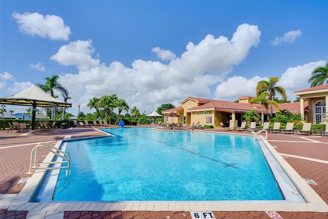 For Sale: $199,900 (2 beds, 2 baths, 1160 Square Feet)