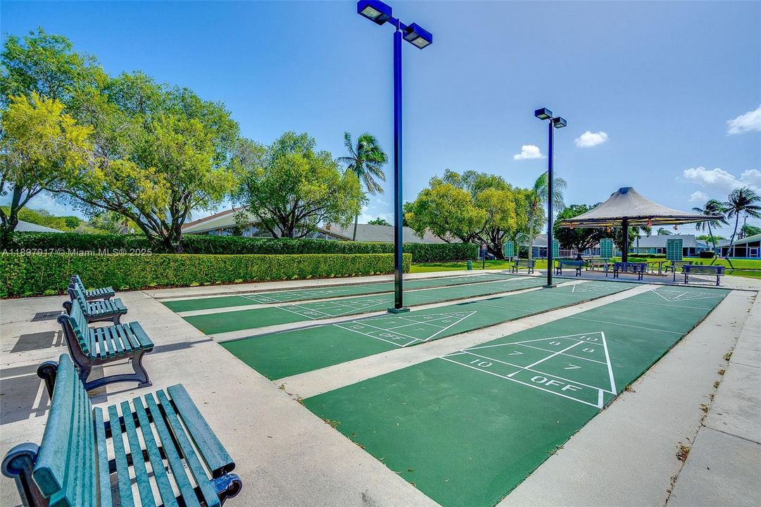 For Sale: $199,900 (2 beds, 2 baths, 1160 Square Feet)