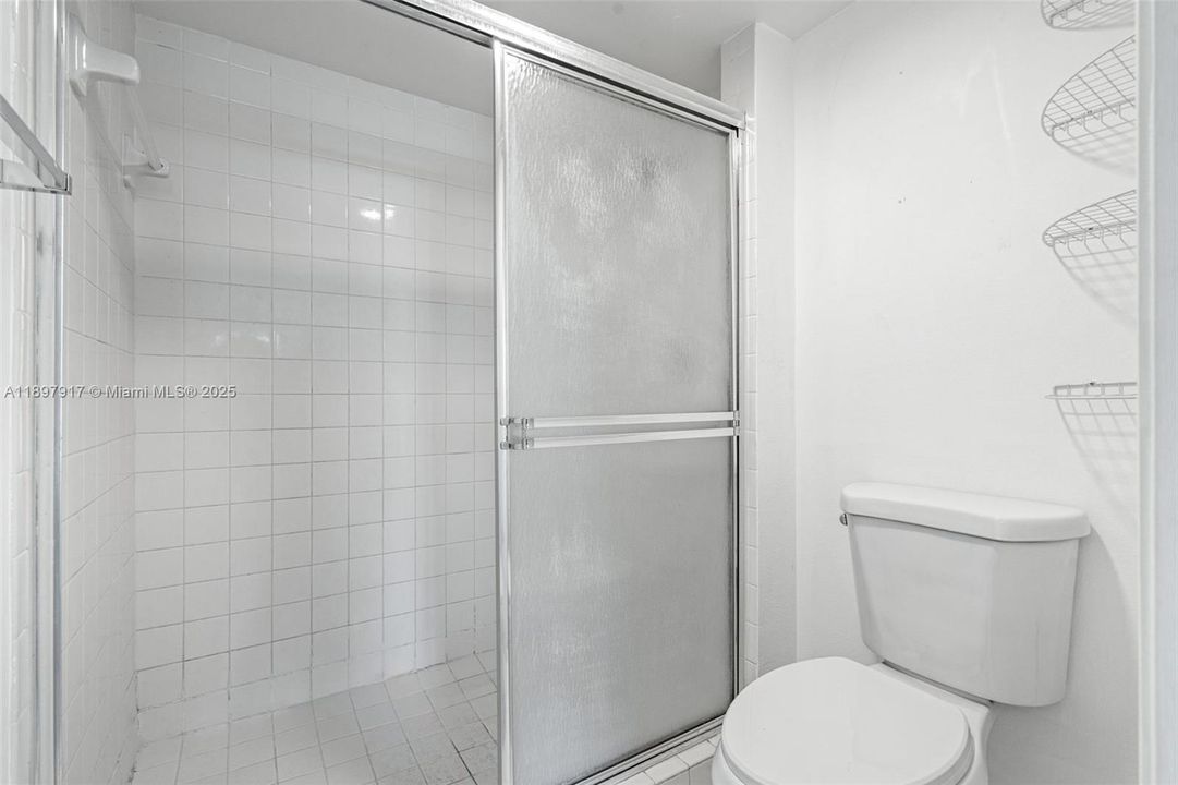 For Sale: $199,900 (2 beds, 2 baths, 1160 Square Feet)