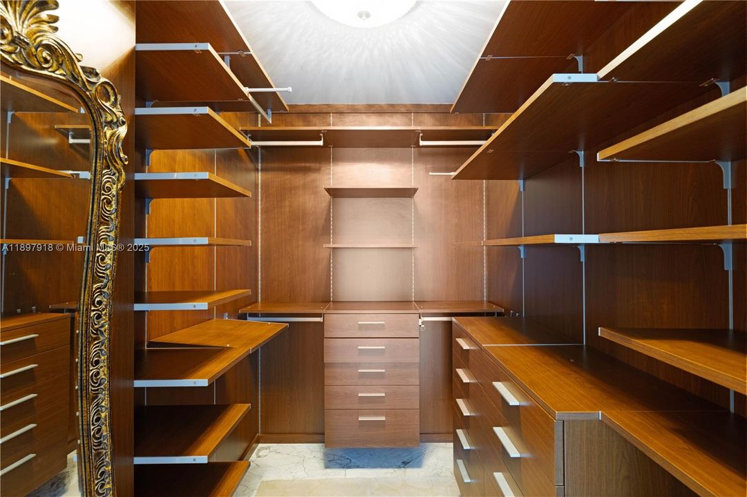 На продажу: $3,190,000 (3 спален, 3 ванн, 2143 Квадратных фут)