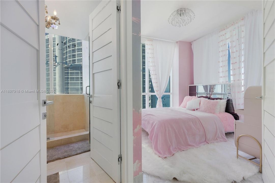 На продажу: $3,190,000 (3 спален, 3 ванн, 2143 Квадратных фут)