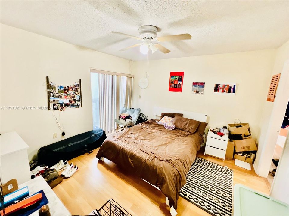 En Venta: $235,900 (2 camas, 2 baños, 1210 Pies cuadrados)