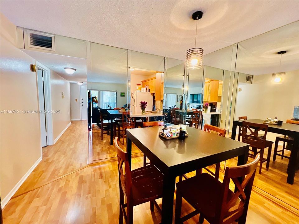 En Venta: $235,900 (2 camas, 2 baños, 1210 Pies cuadrados)