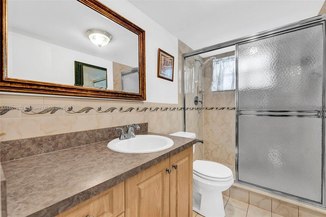 For Sale: $199,000 (2 beds, 2 baths, 1102 Square Feet)