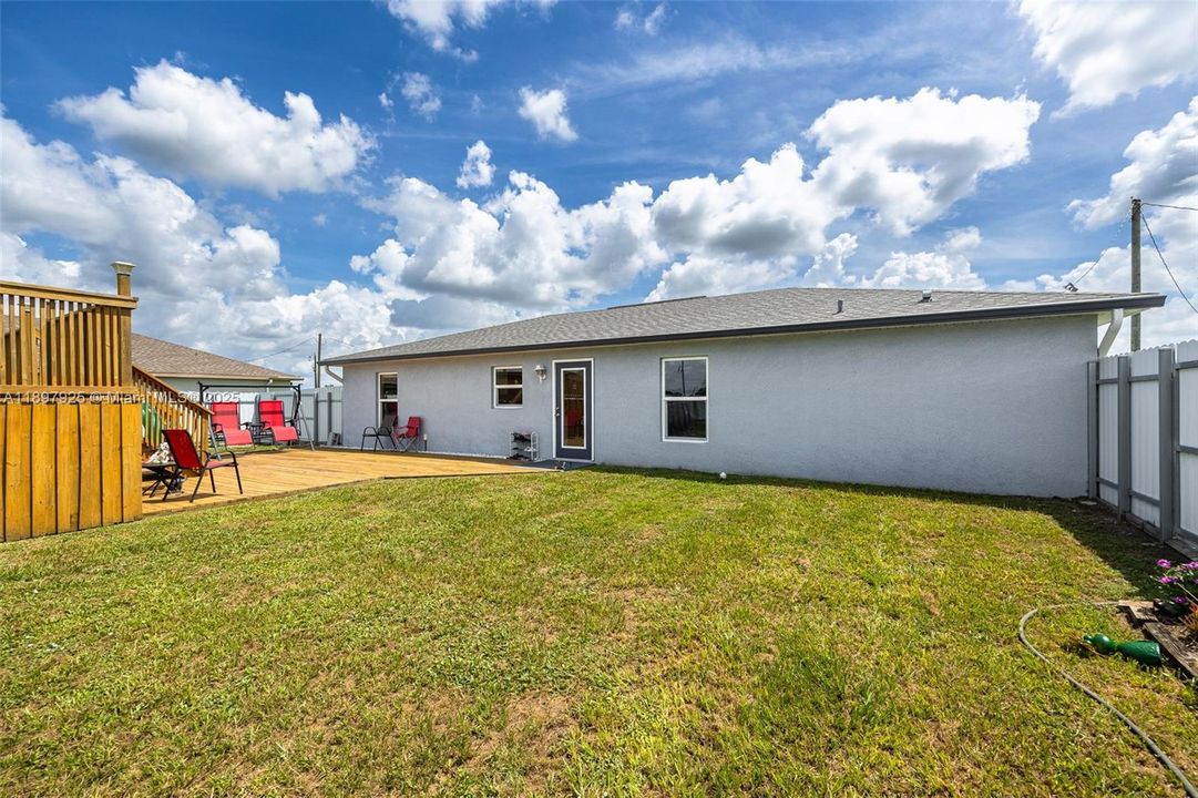 待售: $275,000 (3 贝兹, 2 浴室, 1204 平方英尺)