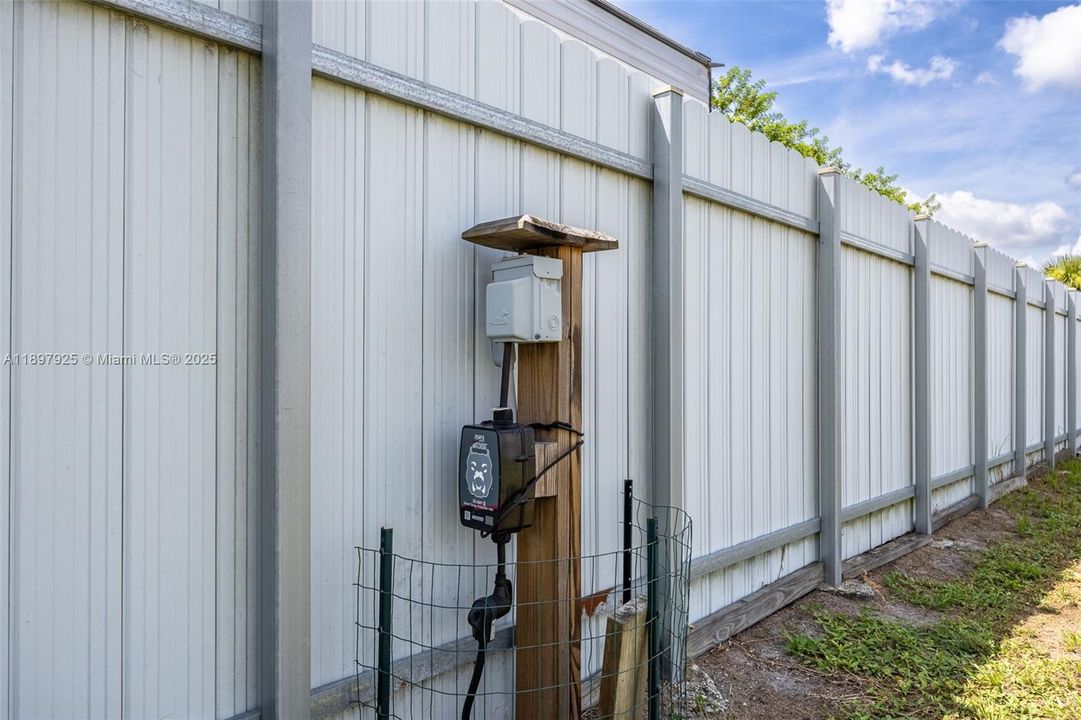 待售: $275,000 (3 贝兹, 2 浴室, 1204 平方英尺)