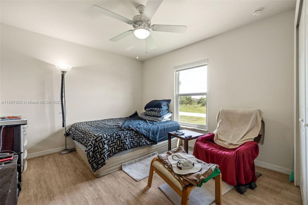 待售: $275,000 (3 贝兹, 2 浴室, 1204 平方英尺)