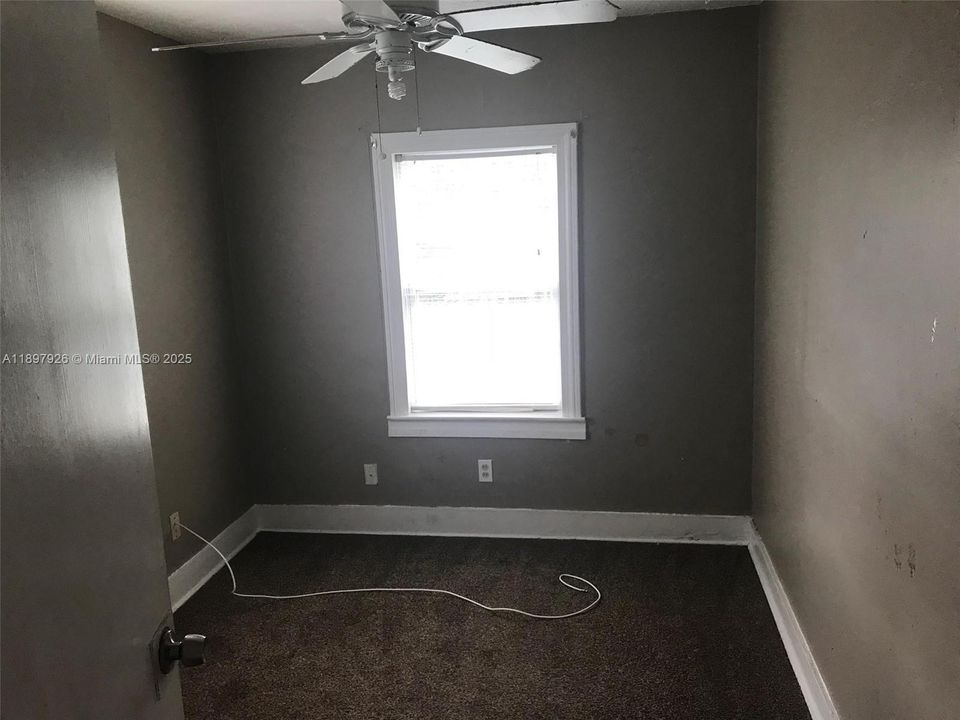 For Rent: $1,500 (5 beds, 1 baths, 0 Square Feet)