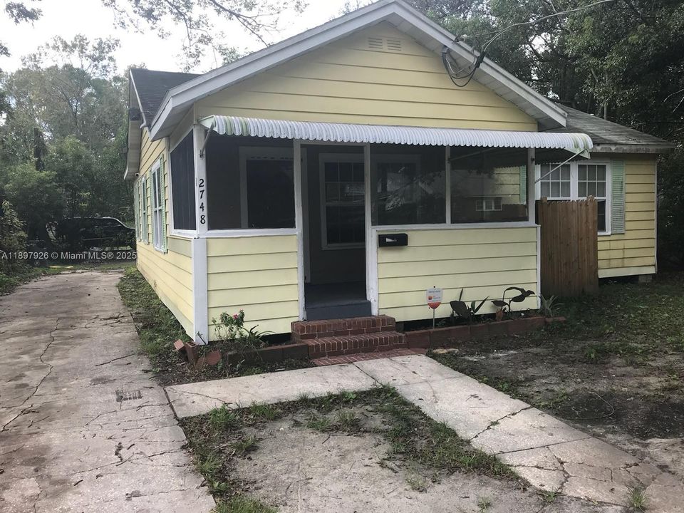 For Rent: $1,500 (5 beds, 1 baths, 0 Square Feet)