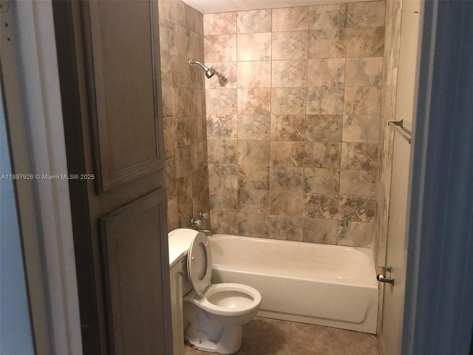 For Rent: $1,500 (5 beds, 1 baths, 0 Square Feet)