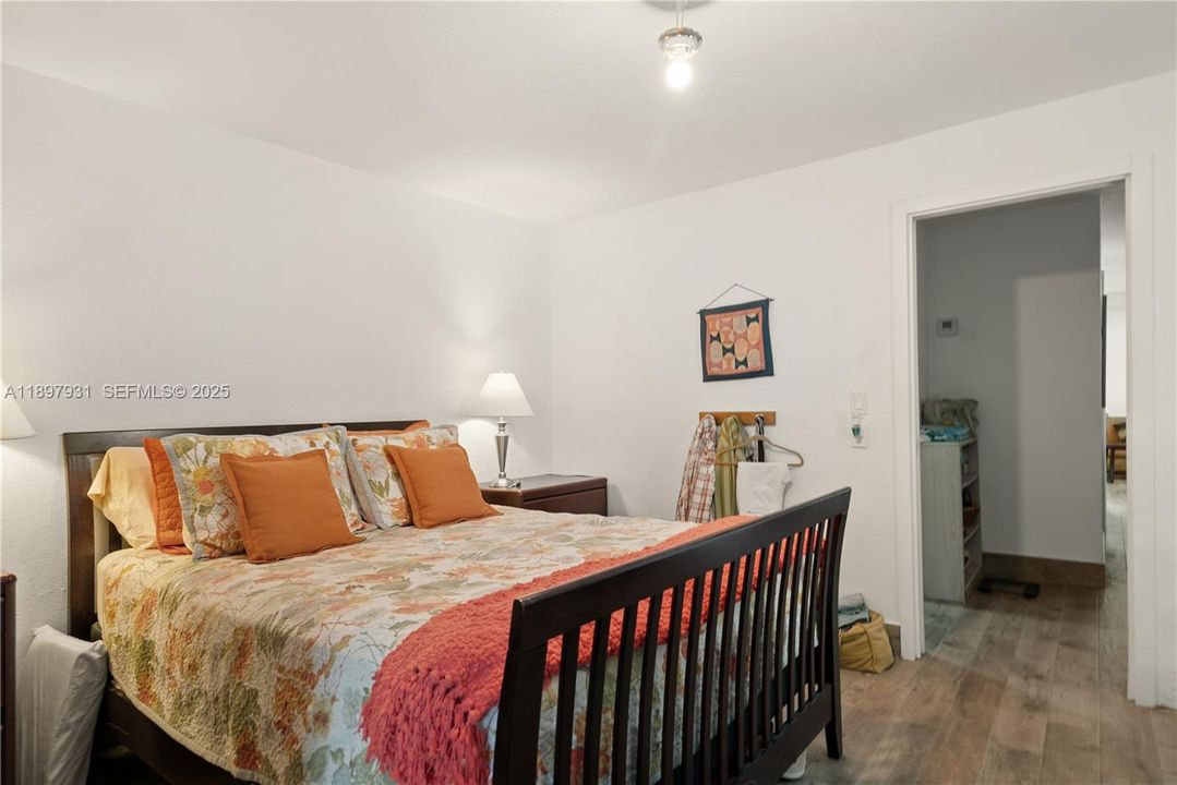 En Venta: $925,000 (2 camas, 1 baños, 924 Pies cuadrados)