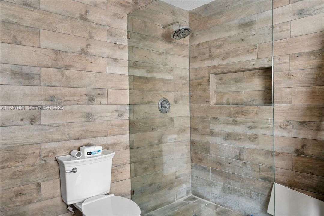 En Venta: $925,000 (2 camas, 1 baños, 924 Pies cuadrados)