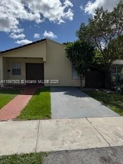 Recently Rented: $2,700 (2 beds, 2 baths, 2798 Square Feet)