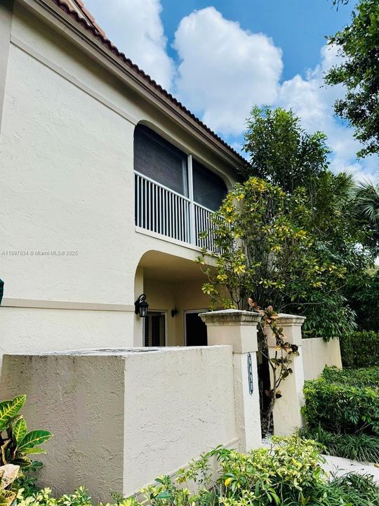 For Sale: $399,000 (2 beds, 2 baths, 1157 Square Feet)