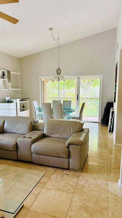 For Sale: $399,000 (2 beds, 2 baths, 1157 Square Feet)