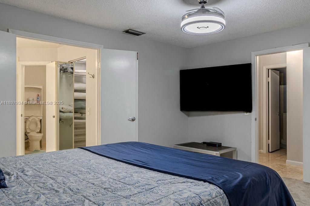 For Sale: $399,000 (2 beds, 2 baths, 1157 Square Feet)