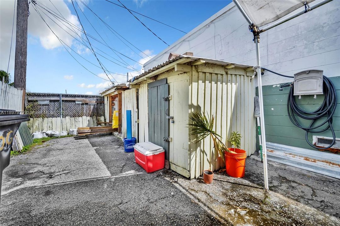 合同活跃: $1,500,000 (0 贝兹, 0 浴室, 0 平方英尺)