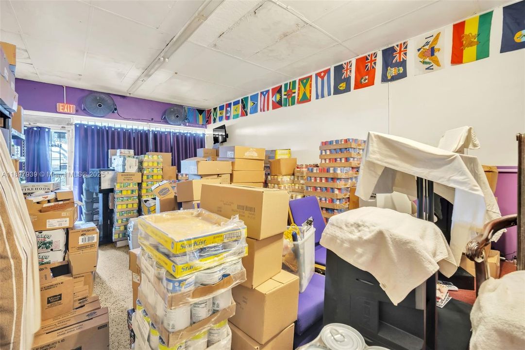 合同活跃: $1,500,000 (0 贝兹, 0 浴室, 0 平方英尺)