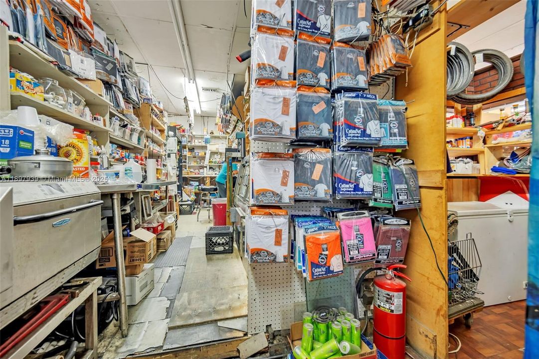 合同活跃: $1,500,000 (0 贝兹, 0 浴室, 0 平方英尺)