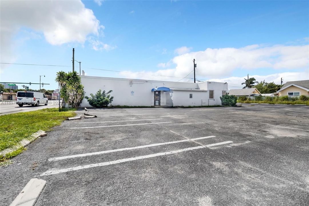 合同活跃: $1,500,000 (0 贝兹, 0 浴室, 0 平方英尺)