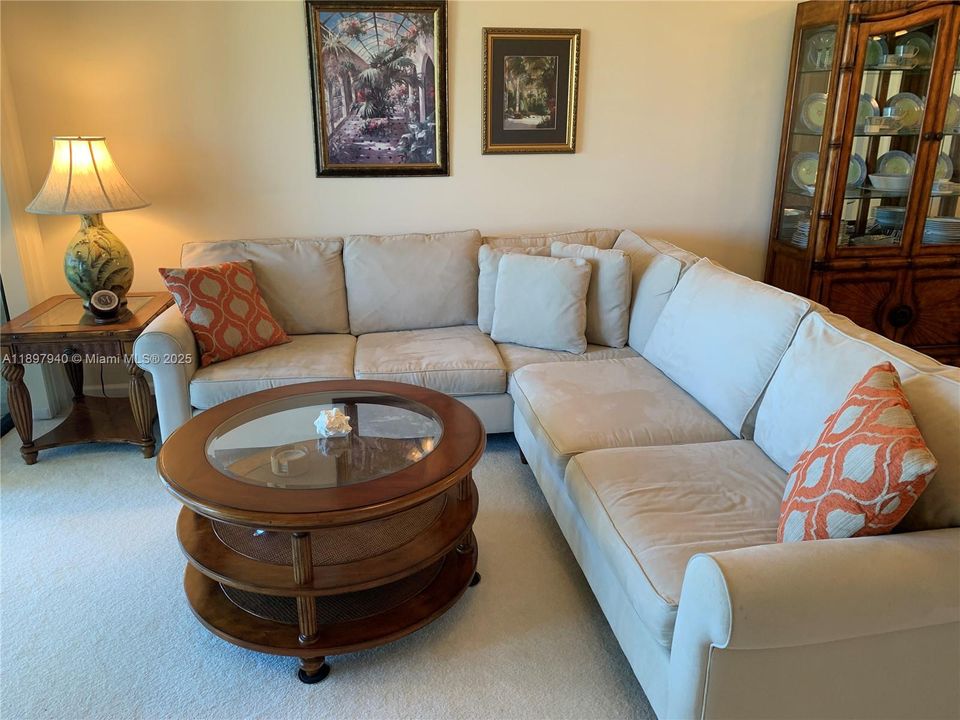 待售: $425,000 (2 贝兹, 2 浴室, 1135 平方英尺)