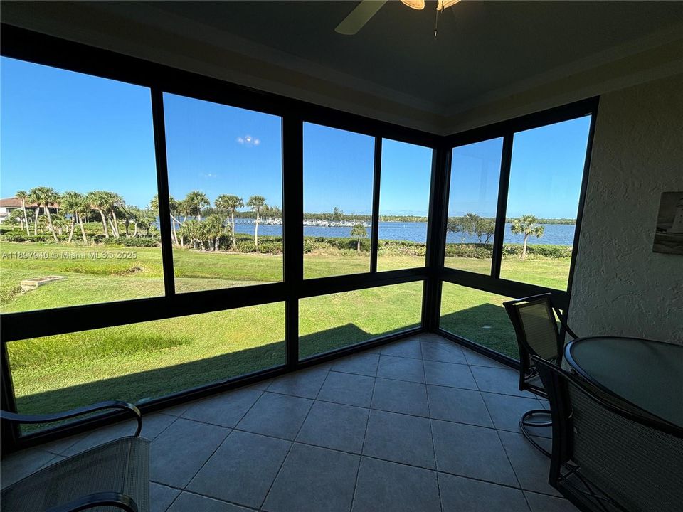 待售: $425,000 (2 贝兹, 2 浴室, 1135 平方英尺)