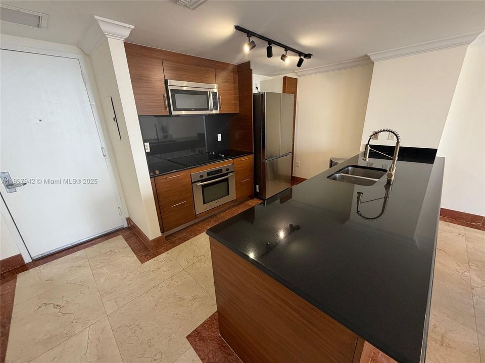 En Venta: $775,000 (2 camas, 2 baños, 1256 Pies cuadrados)