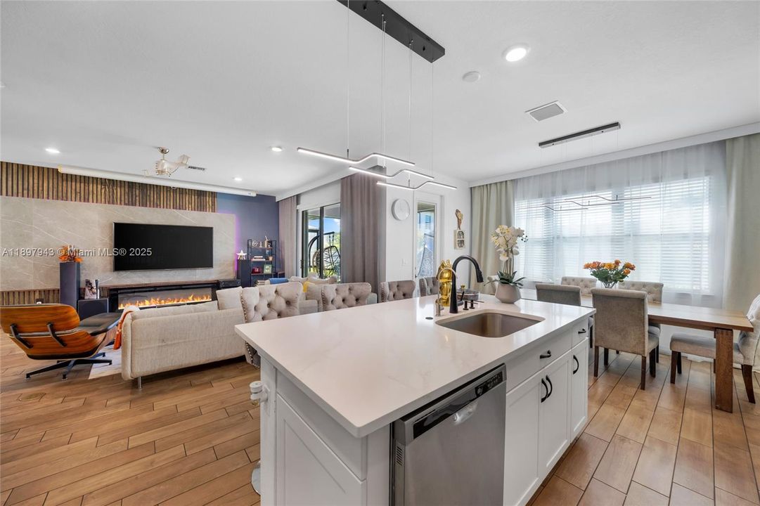 На продажу: $970,000 (3 спален, 2 ванн, 2143 Квадратных фут)