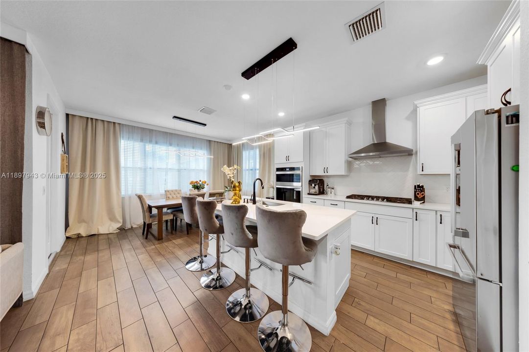 На продажу: $970,000 (3 спален, 2 ванн, 2143 Квадратных фут)