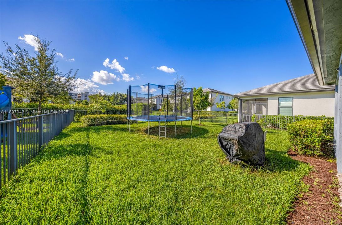 На продажу: $970,000 (3 спален, 2 ванн, 2143 Квадратных фут)