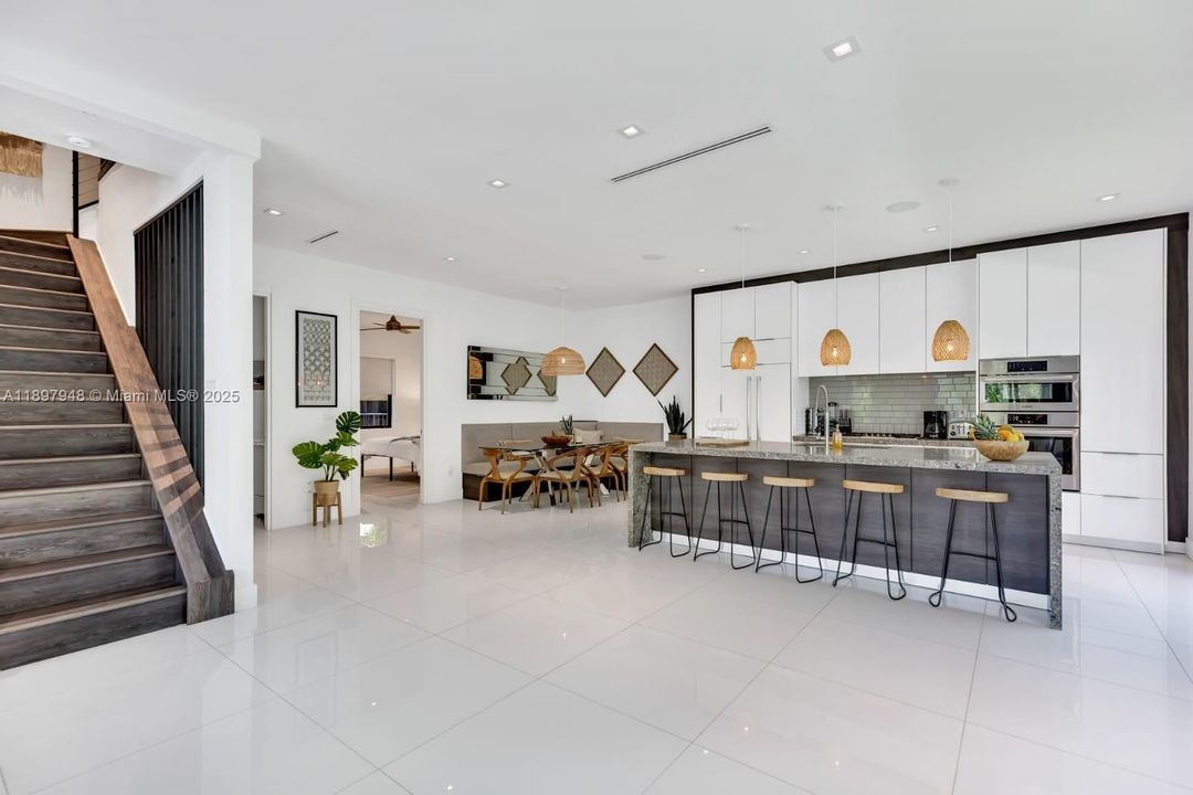 待售: $1,799,000 (5 贝兹, 4 浴室, 3066 平方英尺)